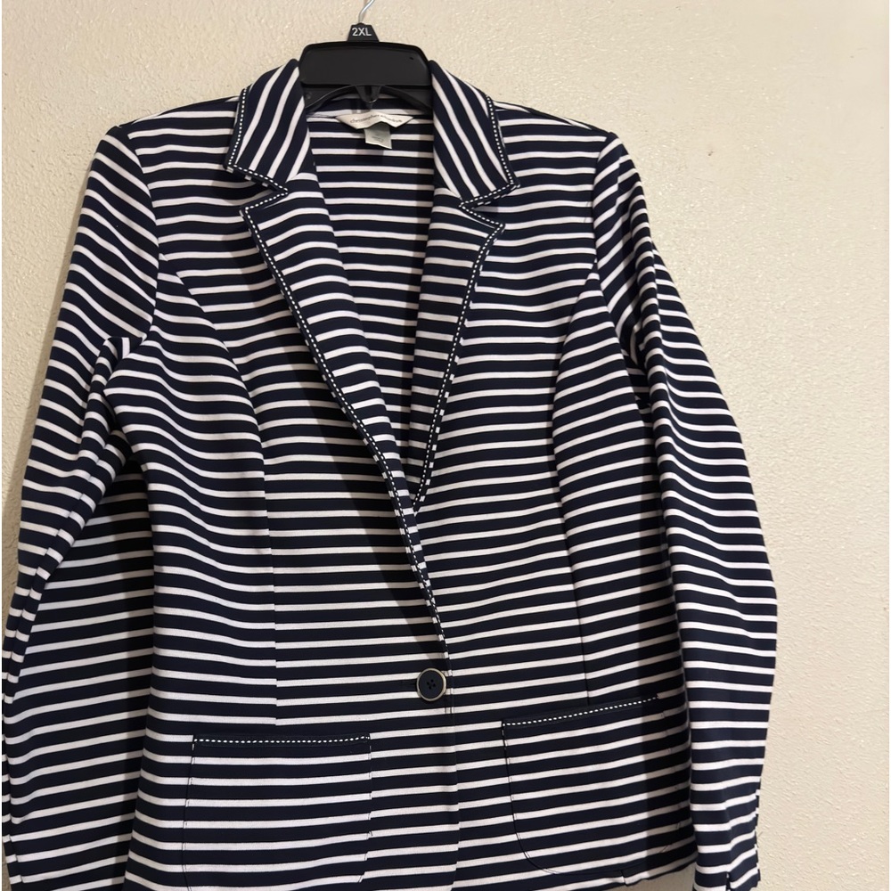 009.  Classy Christopher Banks jacket.